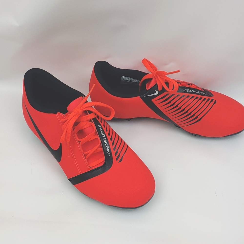 Youth Kids Nike Phantom vnm soccer cleats size 5.5 bright red orange NWOT